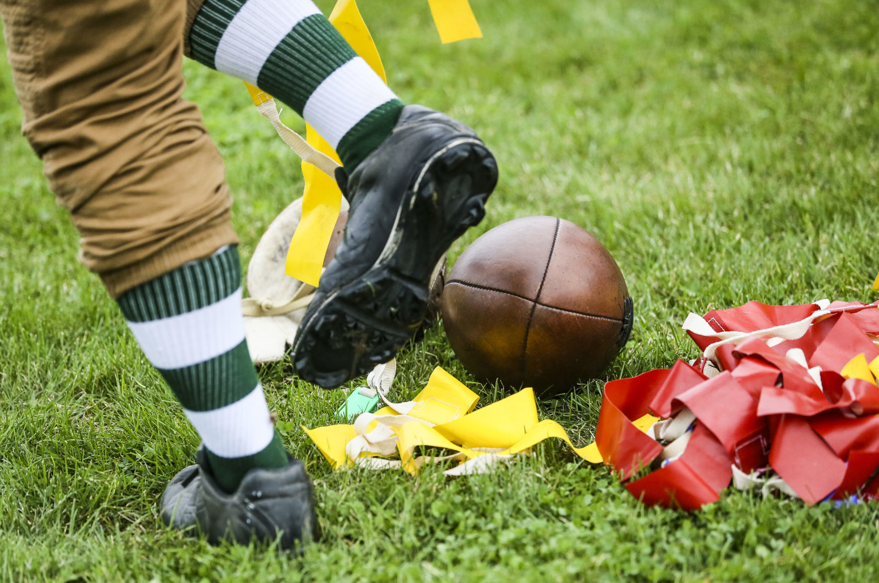 092919-mda-nws-vintagefootball-04.jpg